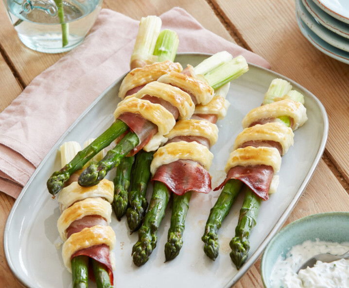 Spargelstangen mit Prosciutto