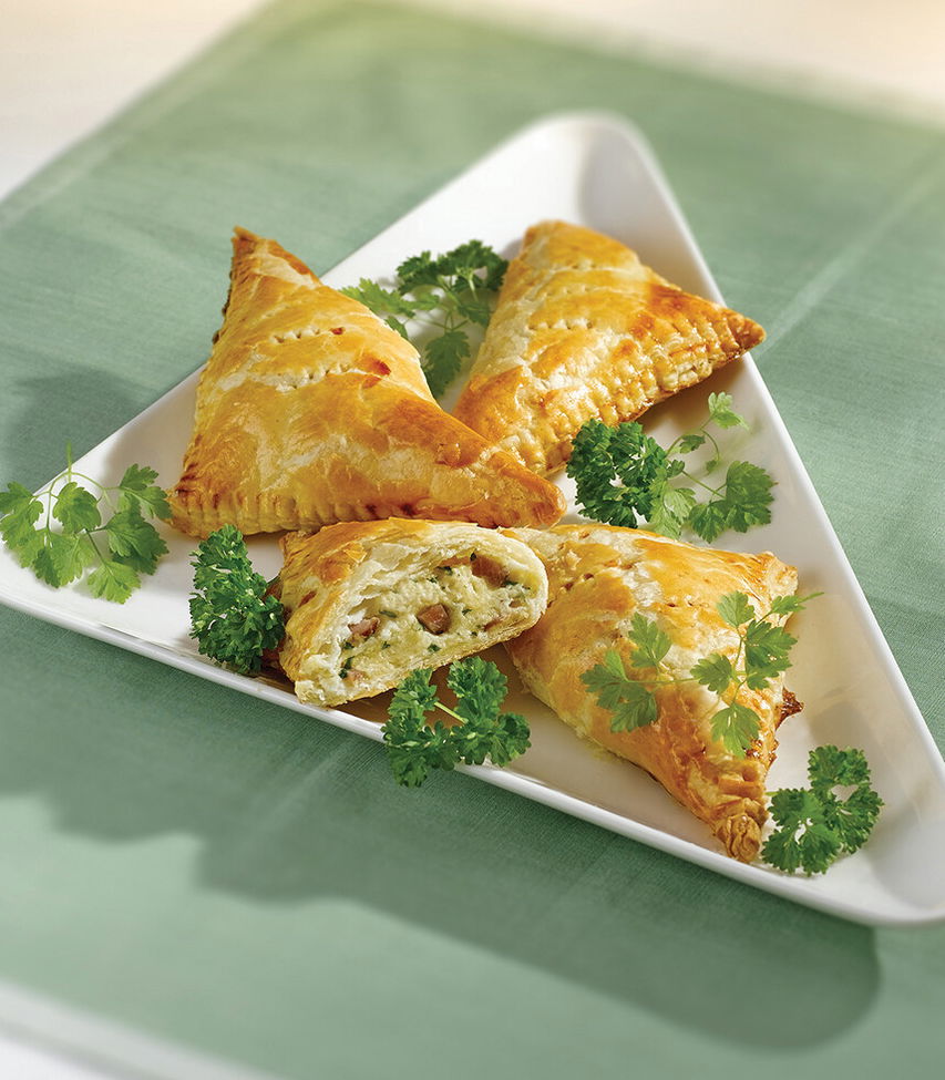 Speck-Käse-Teigtaschen aus Blätterteig