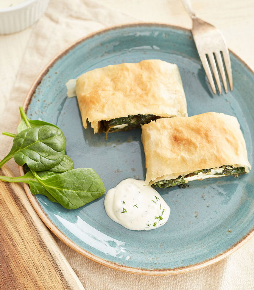Spinat Feta Strudel mit gezogenem Strudelteig