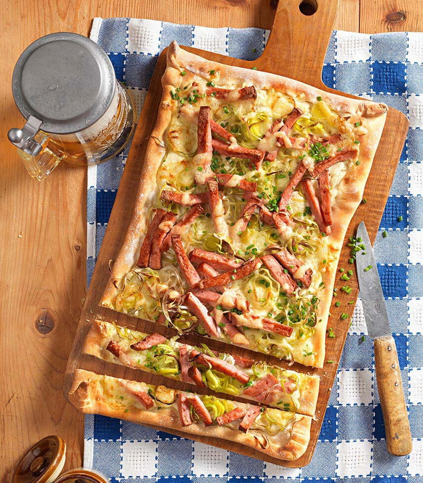 Wiesn Flammkuchen mit Leberkäse Tante Fanny