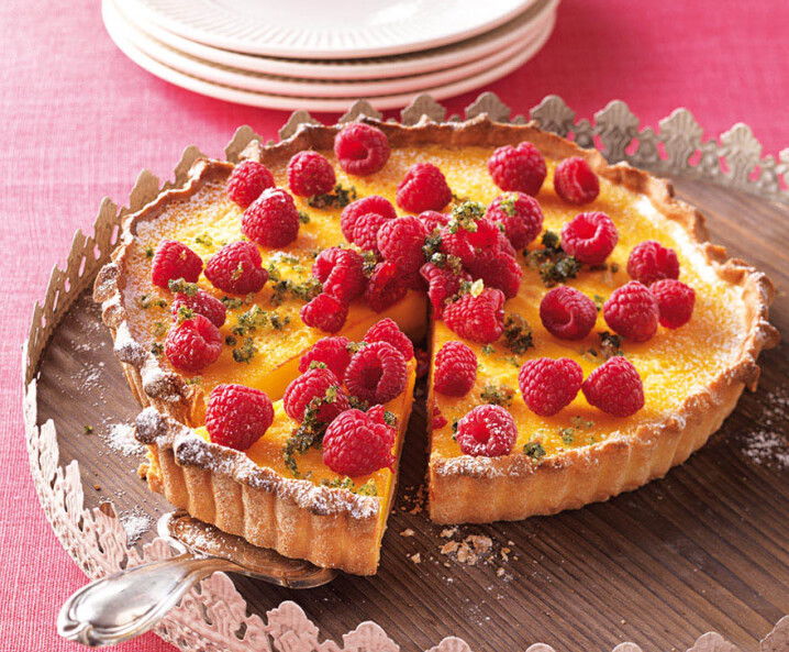 Zitronentarte mit Himbeeren