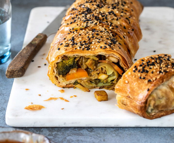 Asiatischer Gemüse-Curry-Strudel mit Tofu