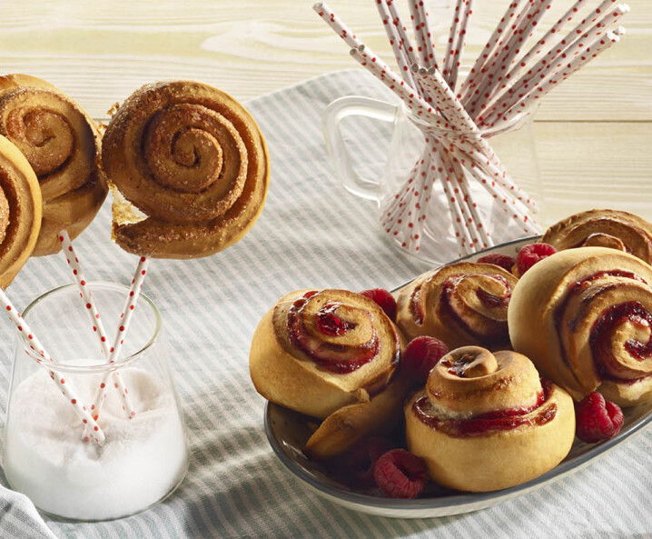 Zweierlei süße Hefeteig Schnecken mit Zimt und Marmelade Tante Fanny