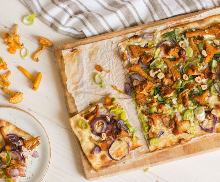 Flammkuchen mit Eierschwammerl - Pfifferlinge Flammkuchen