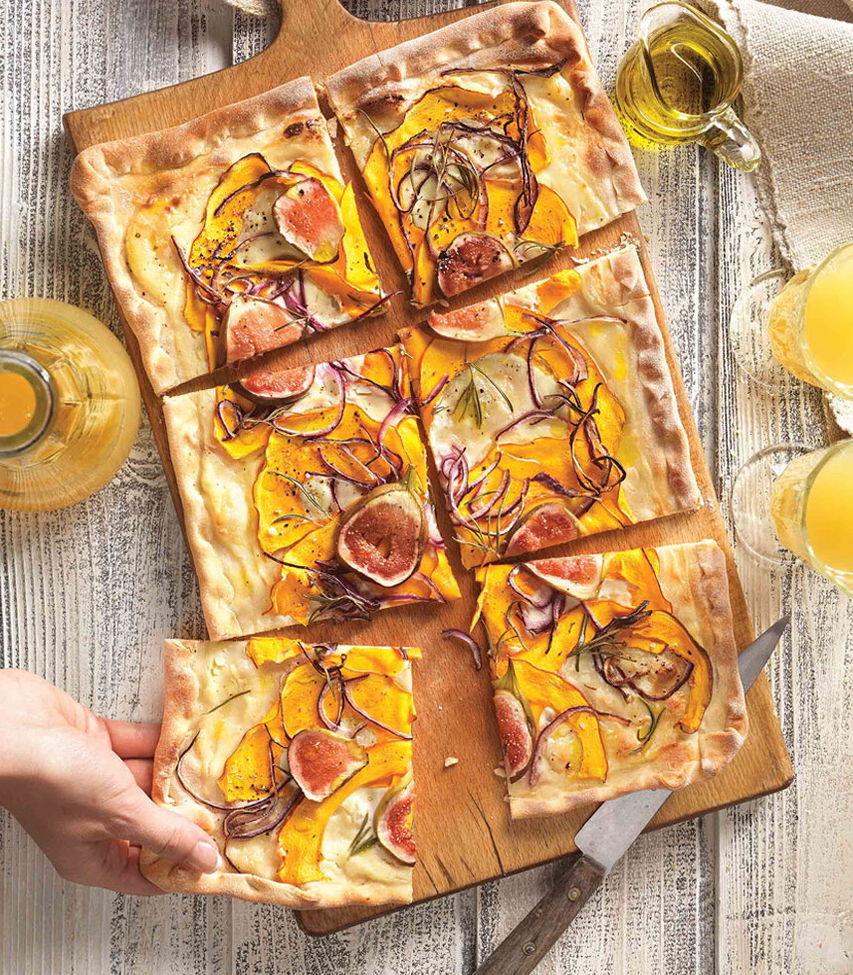 Flammkuchen mit Kürbis und Feigen
