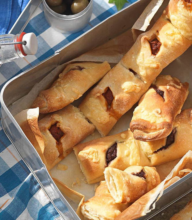 Pizzagebäck zweierlei Füllung Tante Fanny