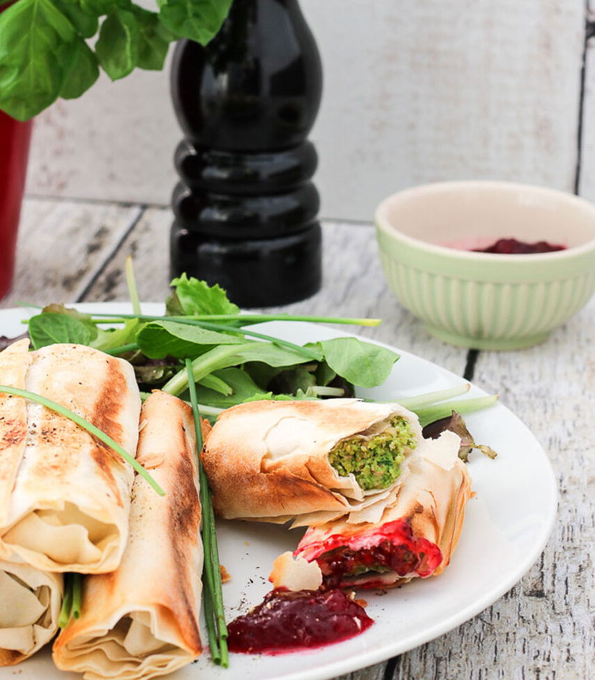 Rezept Filo Röllchen mit Camembert & Walnuss