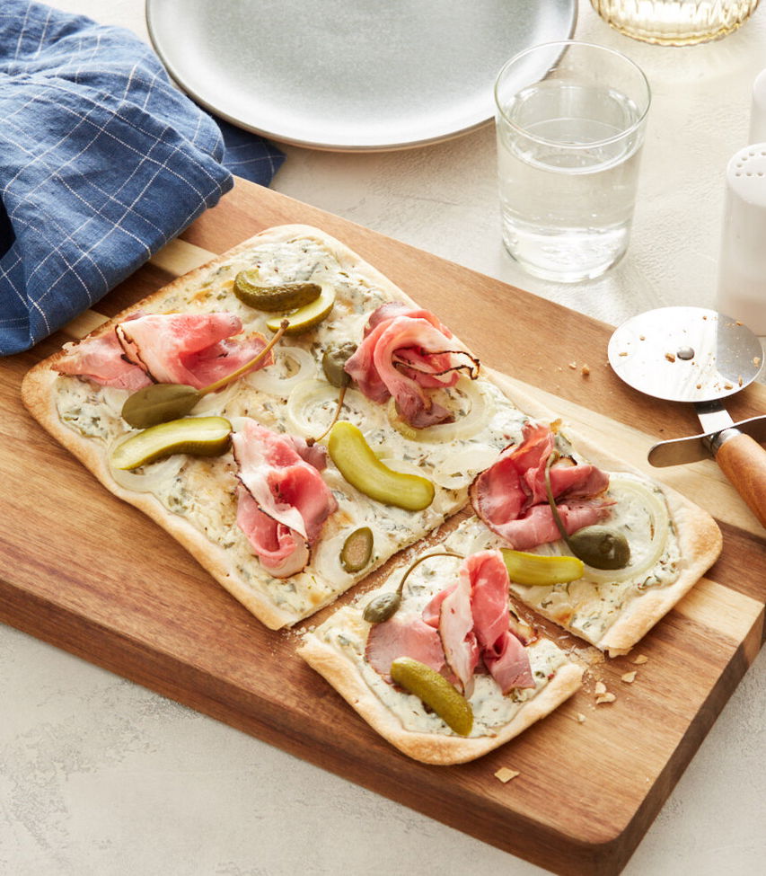 Flammkuchen mit Roastbeef und Kapern - Tante Fanny