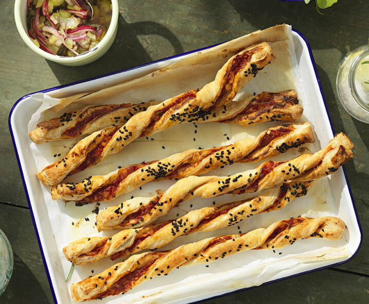 Feurige Blätterteigstangen mit Paprika Rezept Tante Fanny