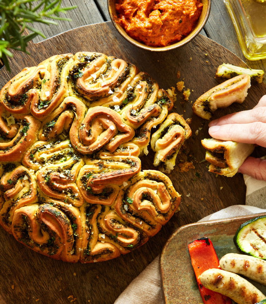 Knoblauch-Zupfbrot-mit-Kräutern