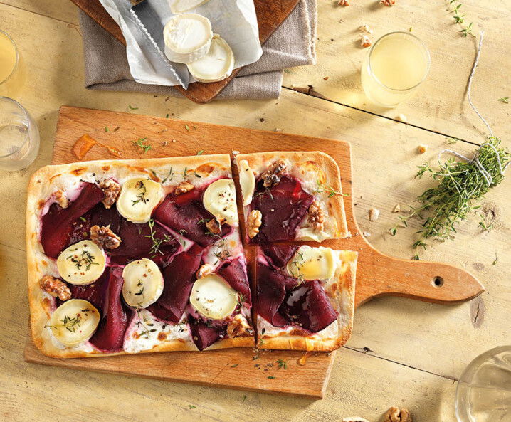 Flammkuchen mit Ziegenkäse und roten Rüben - Tante Fanny