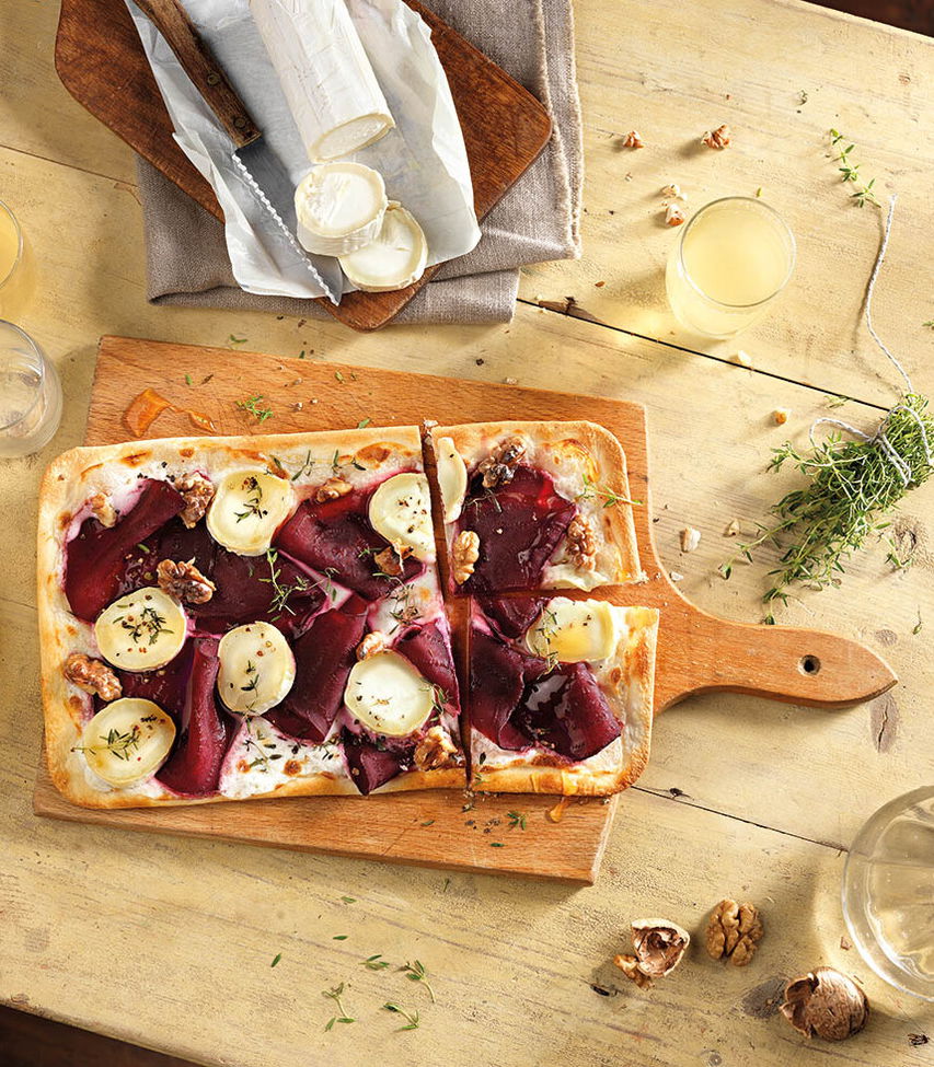 Flammkuchen mit Ziegenkäse und roten Rüben - Tante Fanny