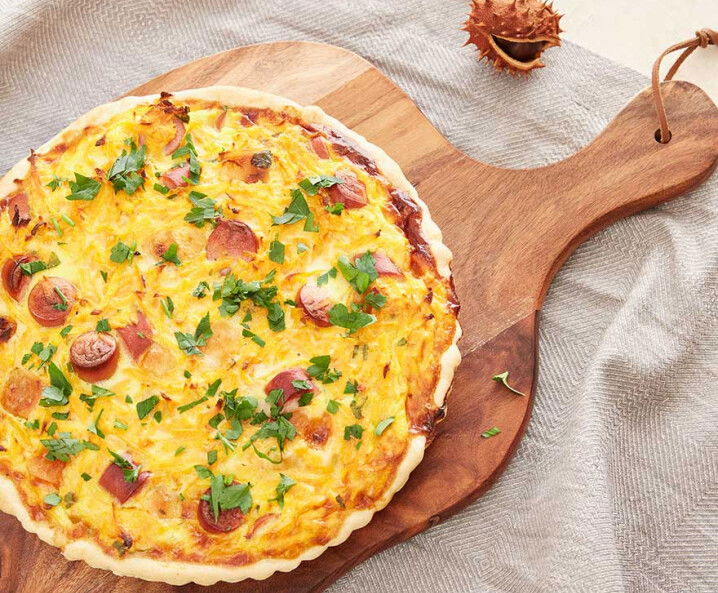 Süßkartoffelquiche mit Würsteln