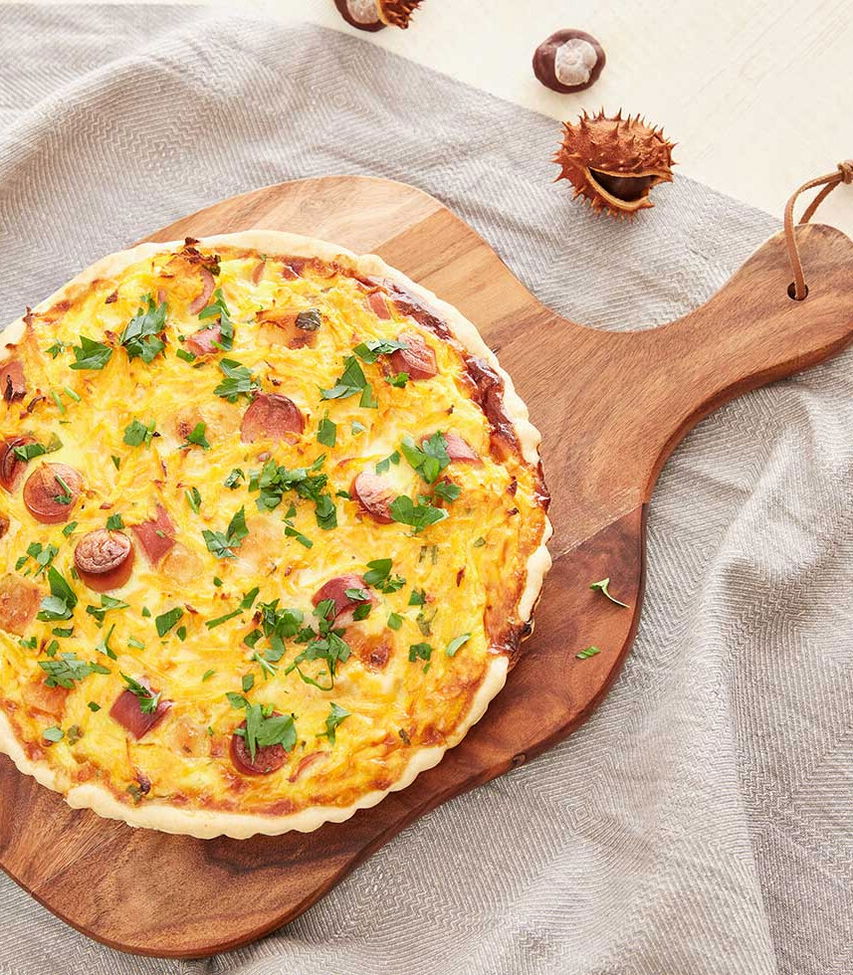 Süßkartoffelquiche mit Würsteln