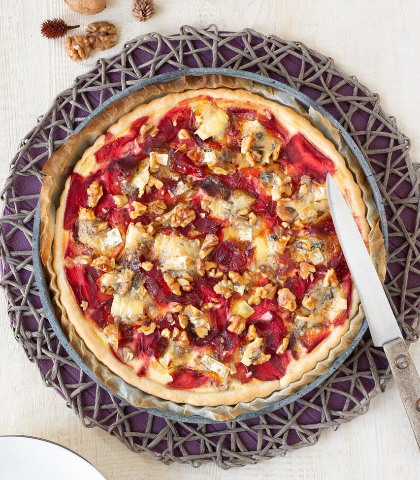 Rote Beete Quiche mit Walnüssen