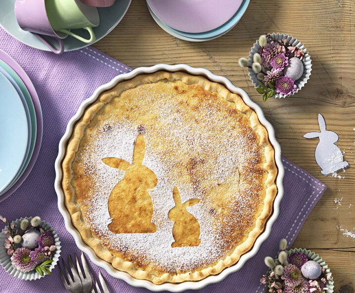 Oster-Grießtarte mit Marillenmarmelade