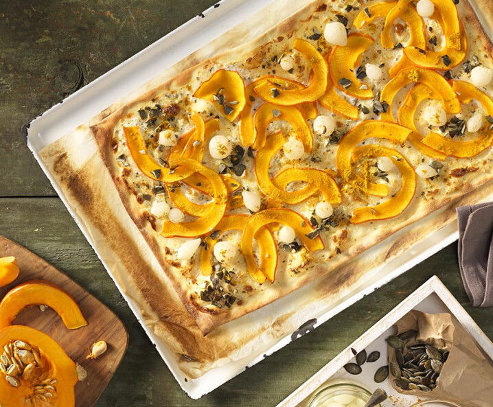 Flammkuchen mit Curry und Kürbis