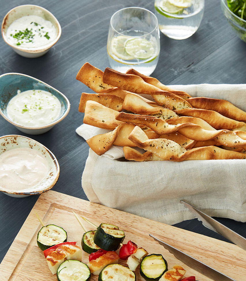 Pizzastangen mit dreierlei Grillsauce