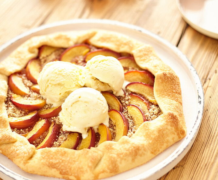 Nektarinen-Galette mit Eis - Rezept Tante Fanny
