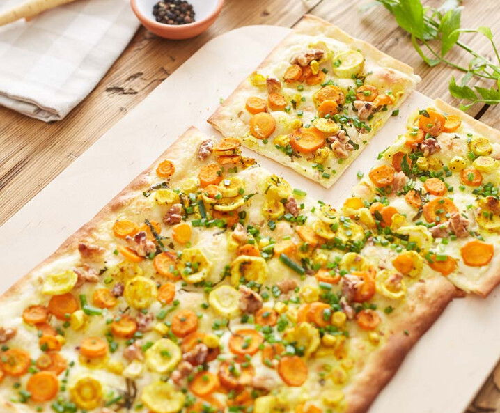 Rezept für Flammkuchen mit Pastinaken und Karotten