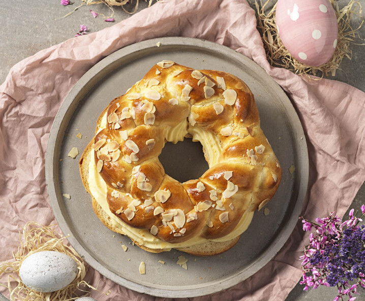 Osterkranz mit Eierlikörfüllung - einfaches Rezept