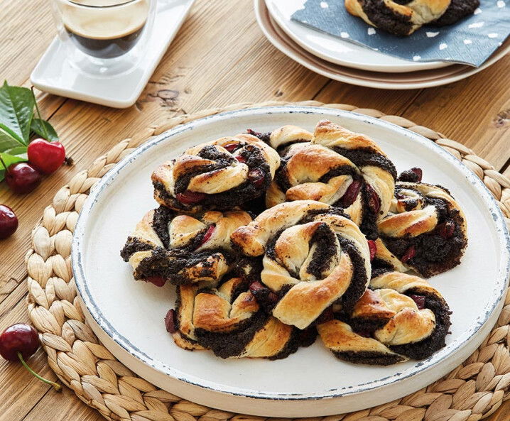 Vegane Mohnknoten mit Kirschen - Blätterteig Rezept