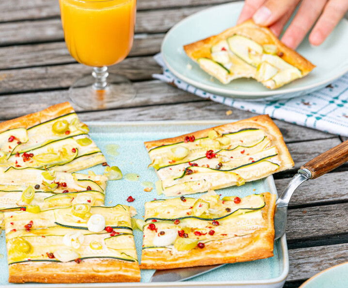 Zucchini Flammkuchen - einfaches Rezept