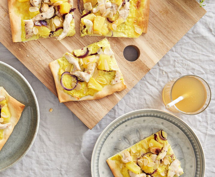 Flammkuchen mit Curry & Huhn & Ananas - Rezept