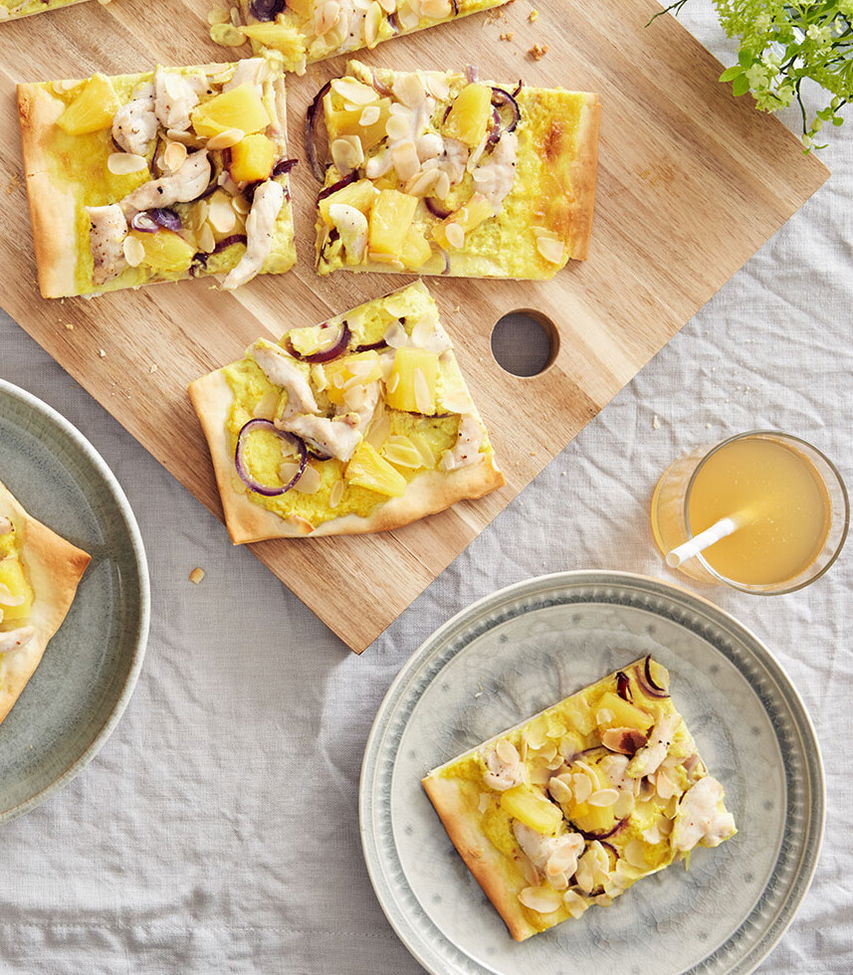 Flammkuchen mit Curry & Huhn & Ananas - Rezept