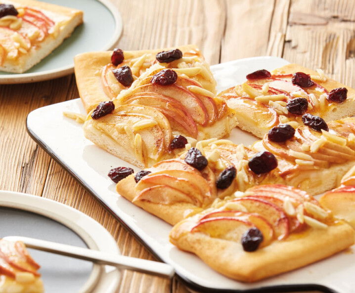 Apfel-Blechkuchen mit Cranberries