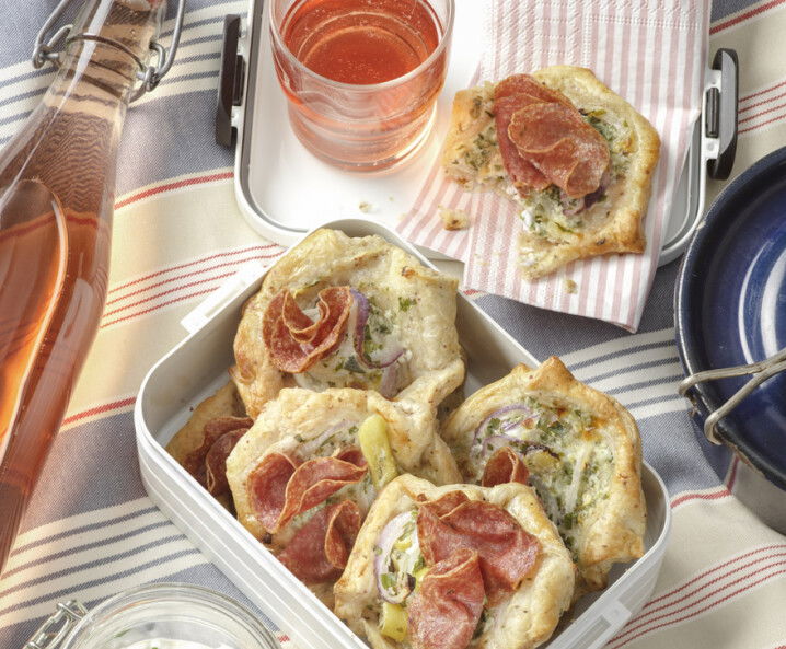 Blätterteig-Kissen mit Salami - Rezept