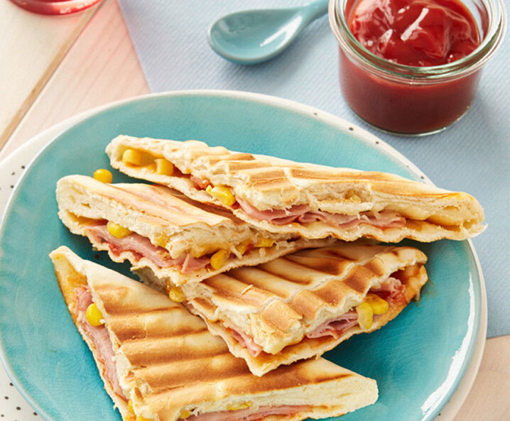 Schinken-Mais Flammkuchen Toasty