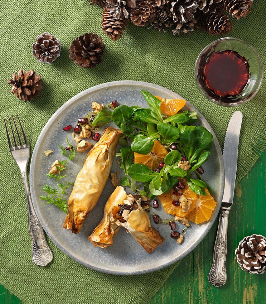 Bunter Feldsalat mit fruchtigen Knusperstangen