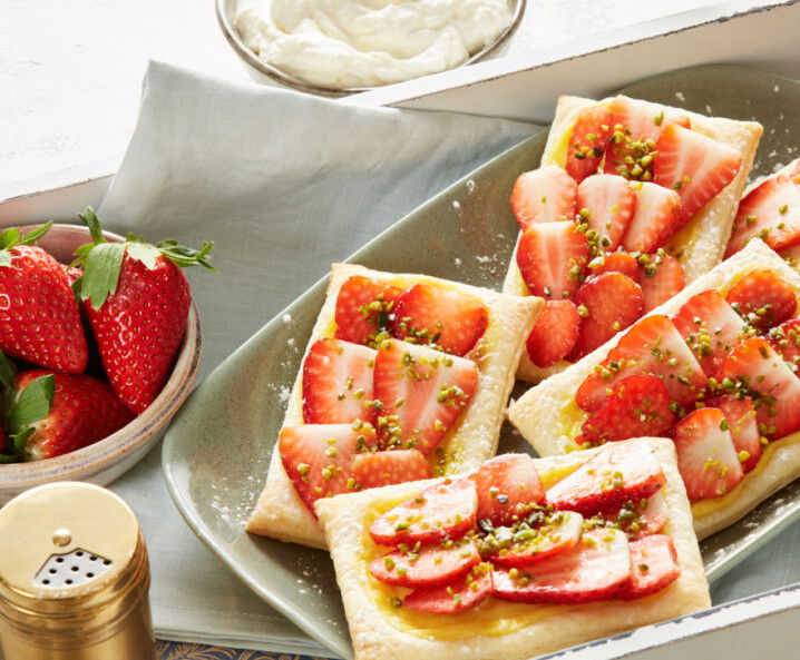 Pudding-Erdbeer-Teilchen - einfaches Blätterteig Rezept
