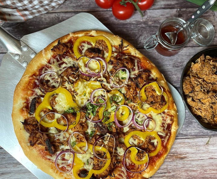 Pulled Pork Pizza vom Grill