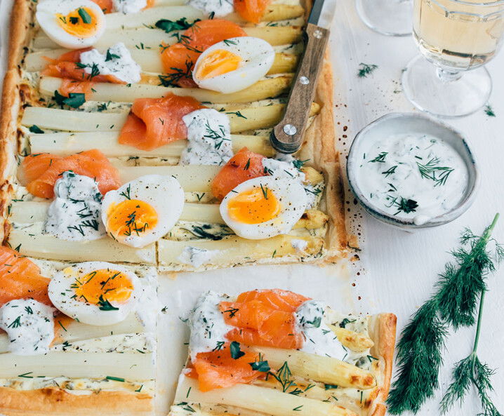 Spargel-Blätterteigtarte mit Räucherlachs - Tante Fanny
