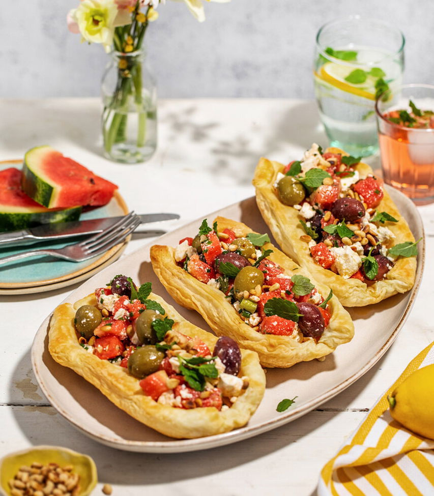 Blätterteig-Schiffchen mit Melonen-Feta Salat