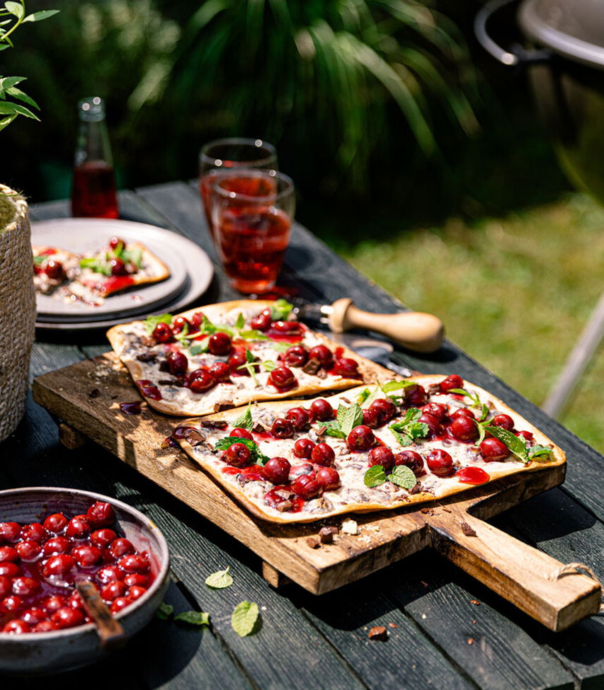 Schoko-Kirsch Flammkuchen