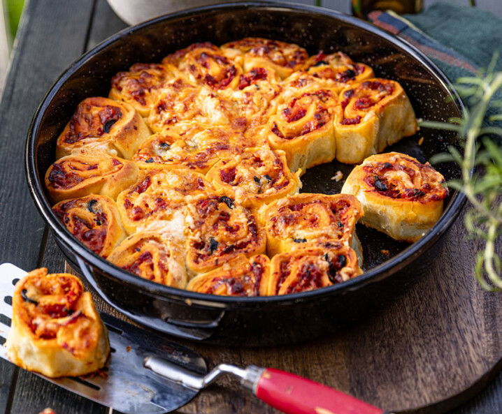 Feurige Pizzaschnecken vom Grill