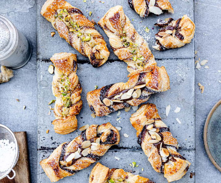 Blätterteigschleifen mit Nussnougat- und Pistaziencreme