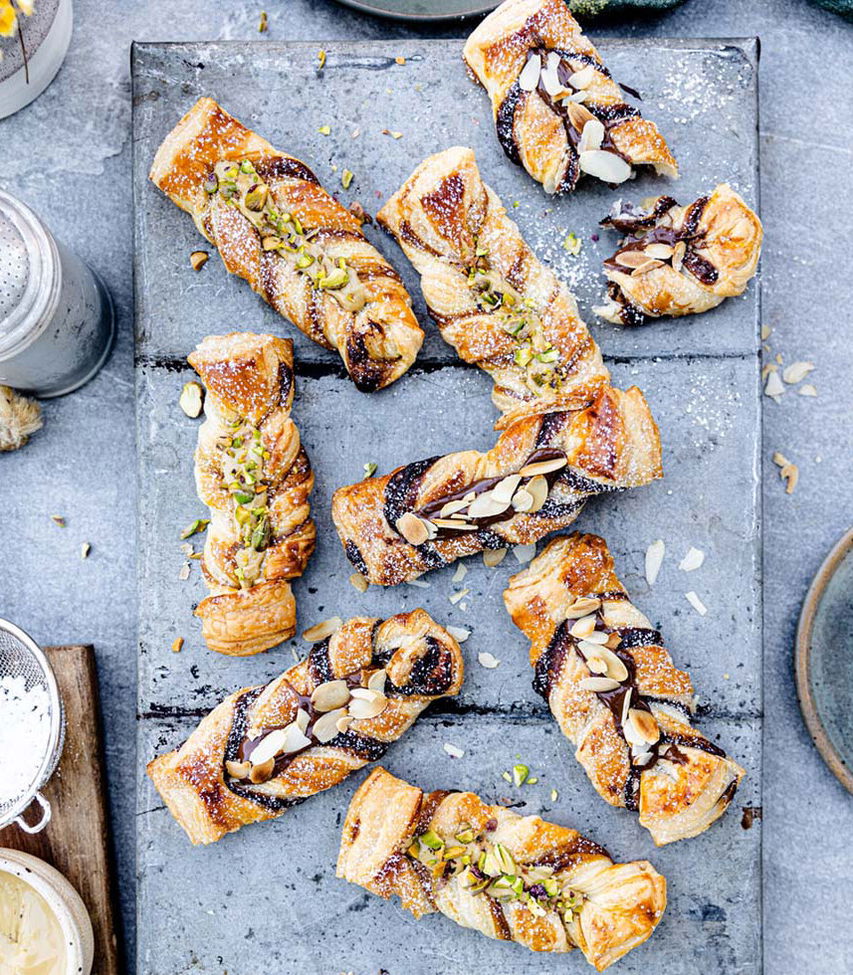 Blätterteigschleifen mit Nussnougat- und Pistaziencreme