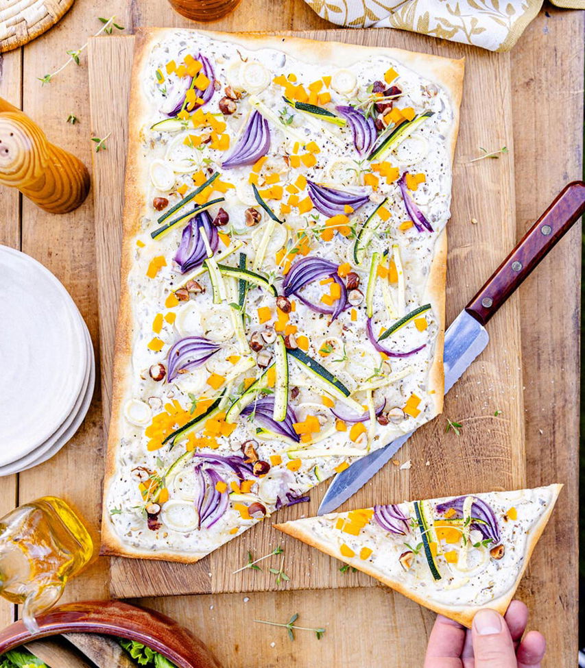 Herbstlicher Gemüseflammkuchen