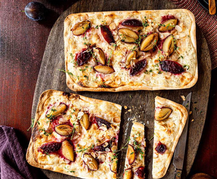 Zwetschken-Flammkuchen