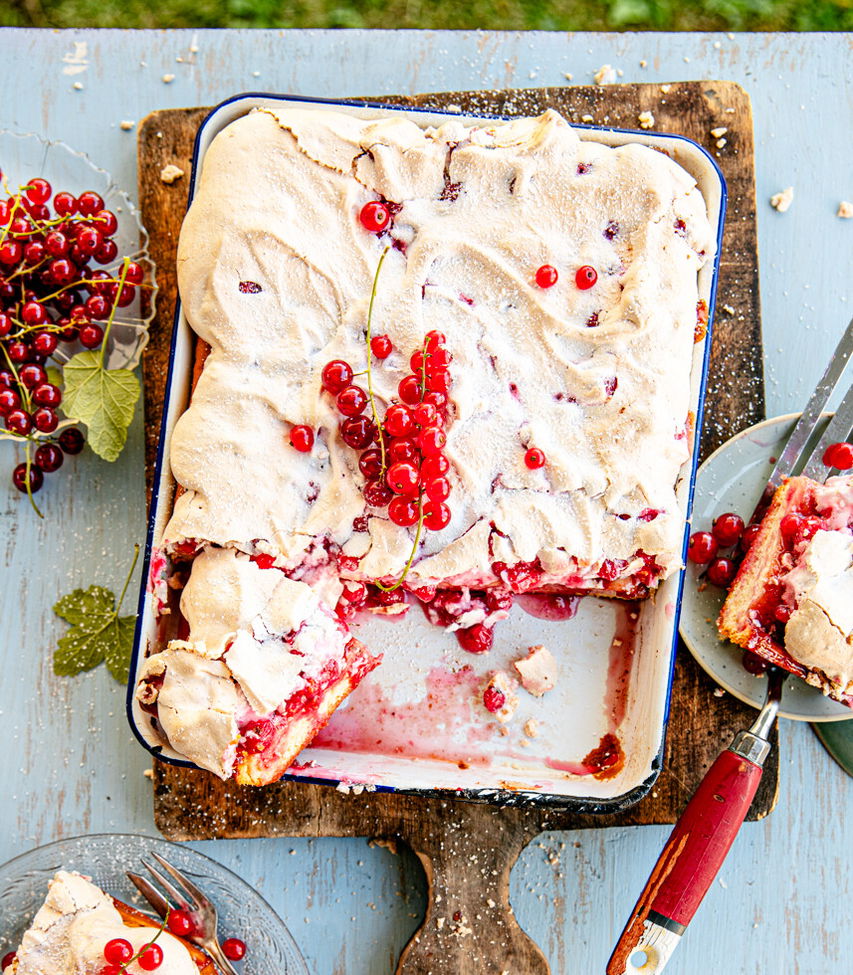 Ribiselkuchen mit Schneehaube