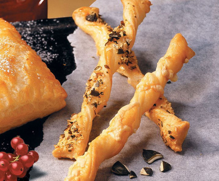 Szezámmagos – sajtos stangli