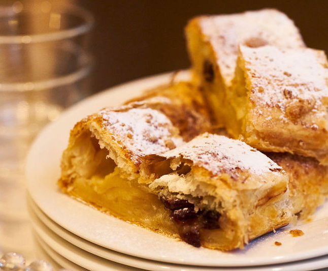 Recept: Feestelijke appelstrudel met cranberry & kruimelvulling - Tante Fanny