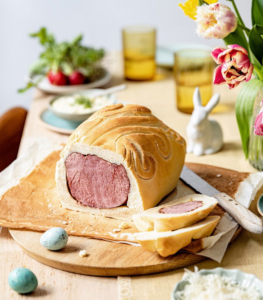 Recept: Paas beenham in pizzakorst met eiersalade