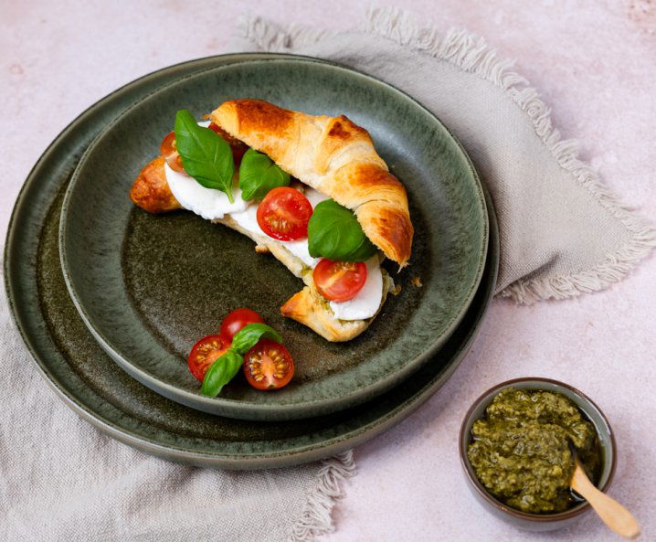 croissant caprese