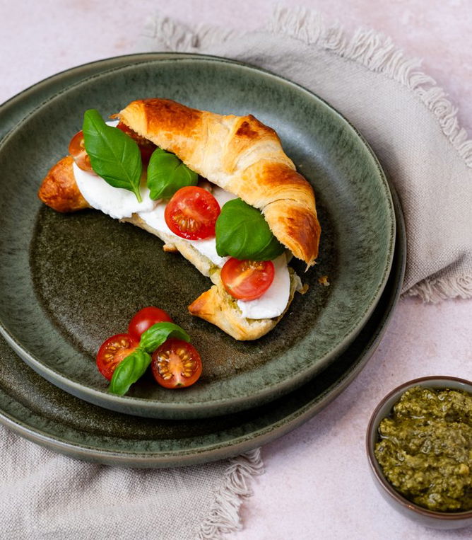croissant caprese
