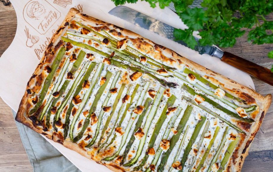 plaattaart met asperge